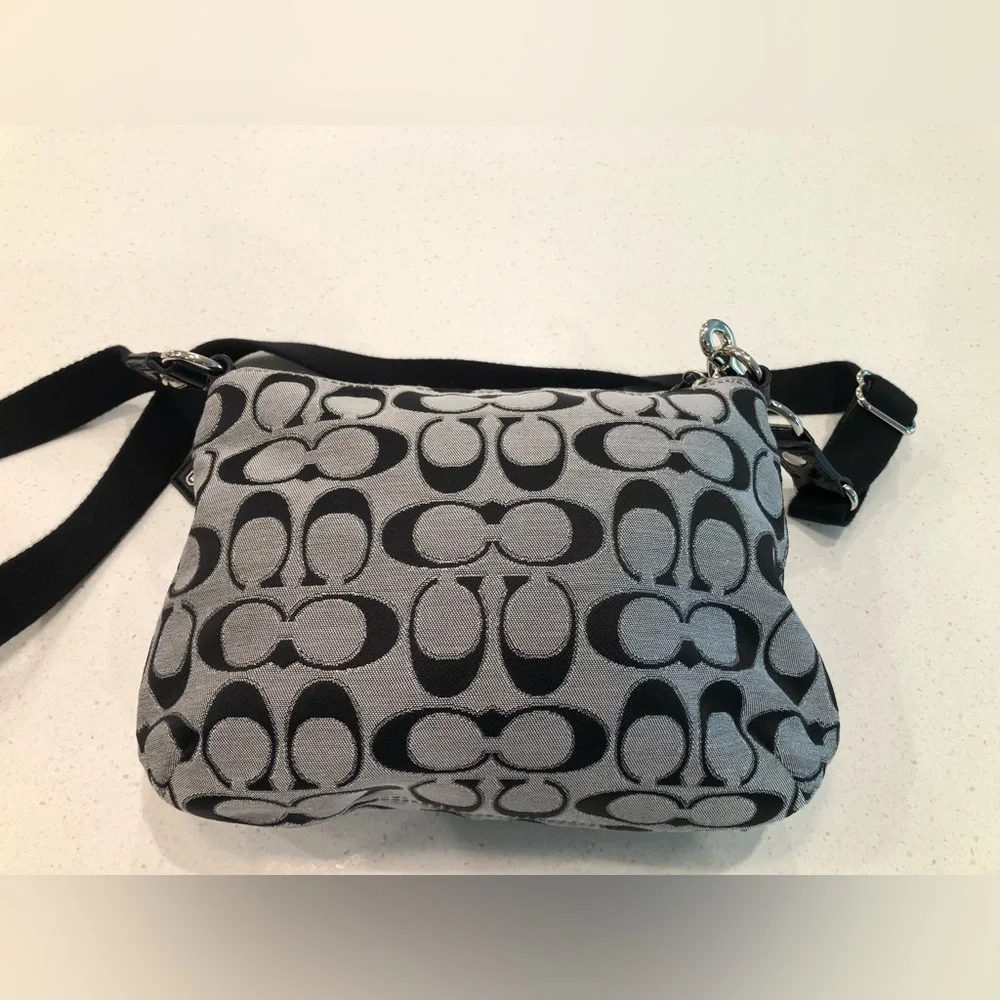 COACH POPPY CROSS HATCH SWING CROSSBODY BAG BLACK & SILVER WITH HANGTAG - Picture 2 of 13